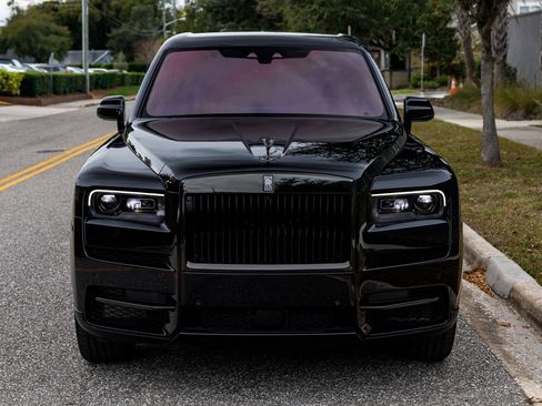Used 2022 Rolls-Royce Cullinan Black Badge w/ Dark Exterior Package image 2