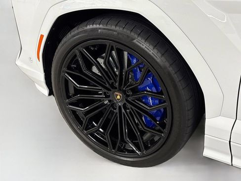 Used 2025 Lamborghini Urus S AWD/4WD image 32