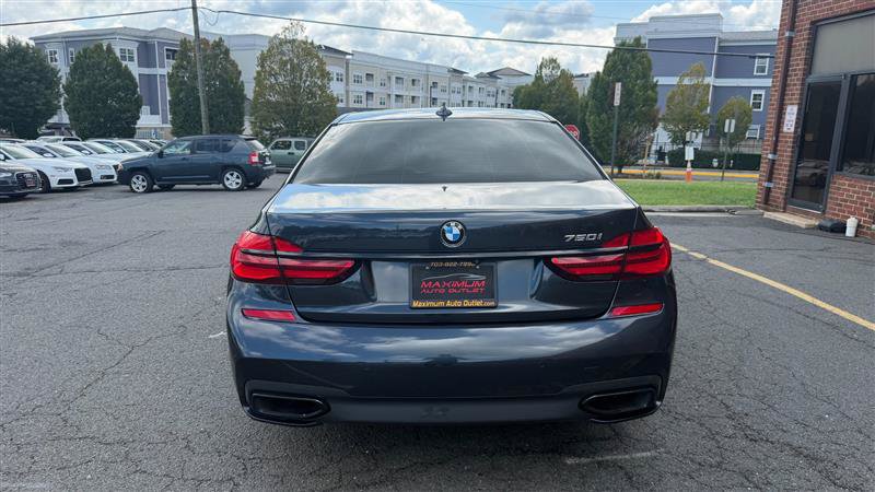 Used 2018 BMW 750i RWD image 7