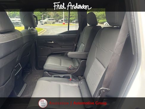 Used 2025 Lexus GX 550 w/ Accessory Package (2T) AWD/4WD image 13