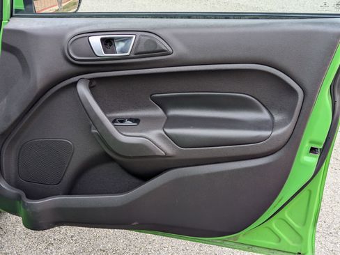 Used 2015 Ford Fiesta Titanium image 28