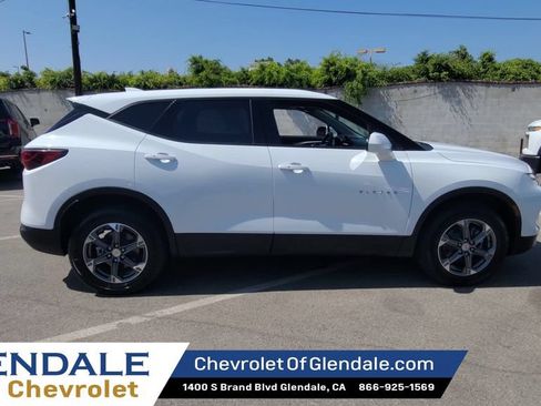 Certified 2025 Chevrolet Blazer LT AWD/4WD image 9
