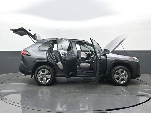 Used 2025 Toyota RAV4 XLE image 33