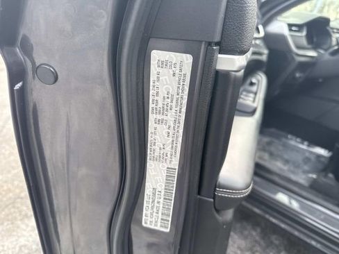 Used 2022 Jeep Grand Cherokee Limited image 24