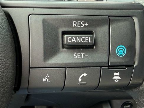 Used 2024 Nissan Rogue SV image 14