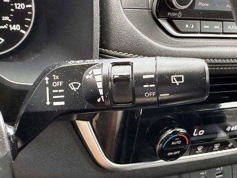Used 2021 Nissan Rogue SV AWD/4WD image 30