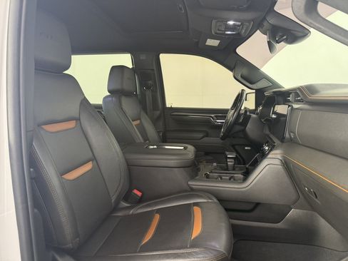 Used 2022 GMC Sierra 1500 AT4 w/ AT4 Preferred Package AWD/4WD image 9