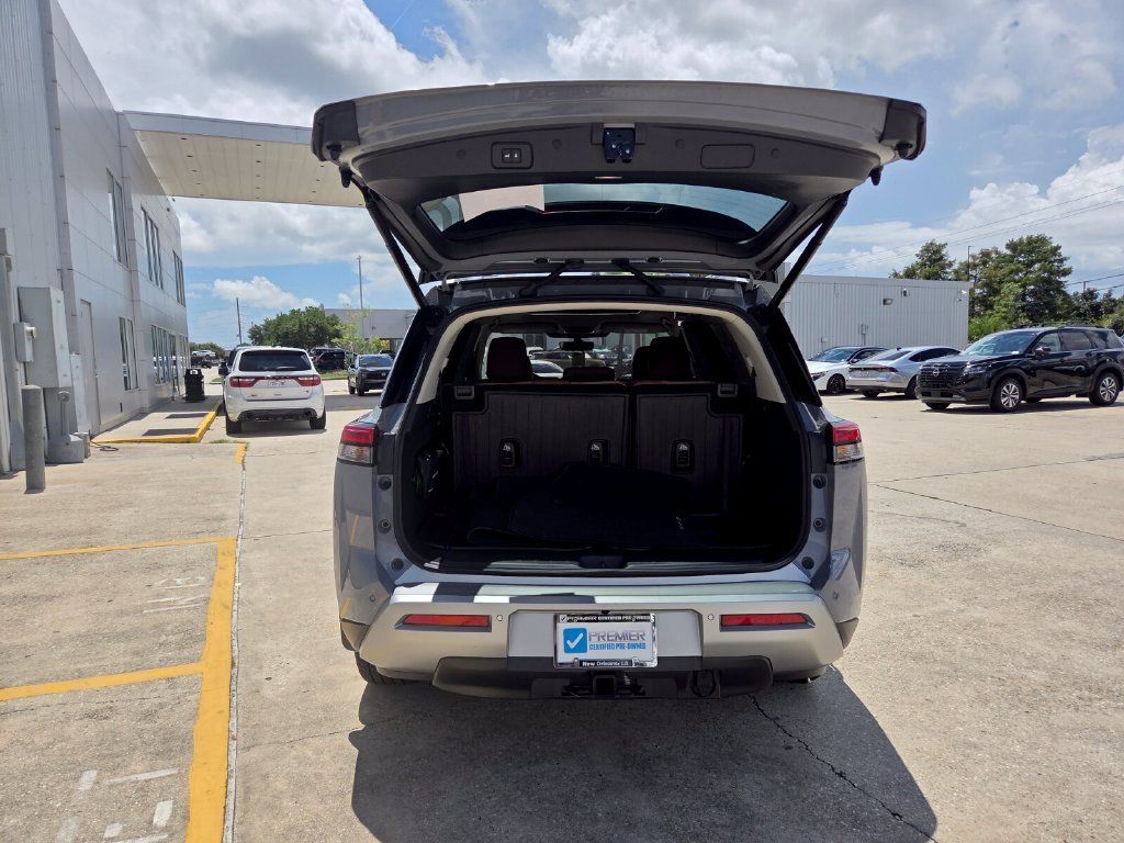 Used 2025 Nissan Pathfinder Platinum w/ Cargo Package FWD image 30
