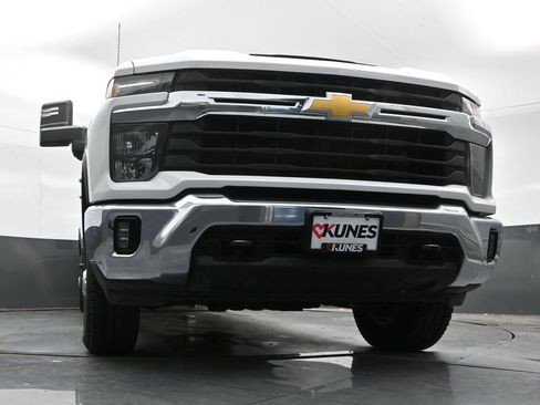 Used 2025 Chevrolet Silverado 2500 LT w/ Convenience Package AWD/4WD image 43
