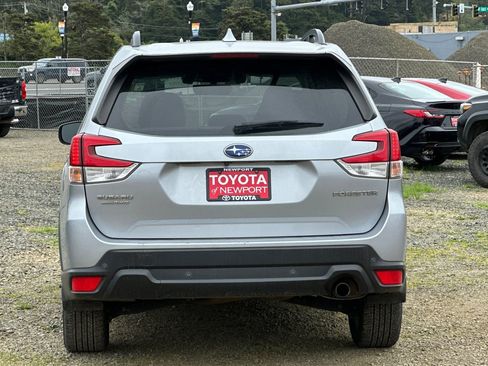 Used 2020 Subaru Forester Limited AWD/4WD image 5