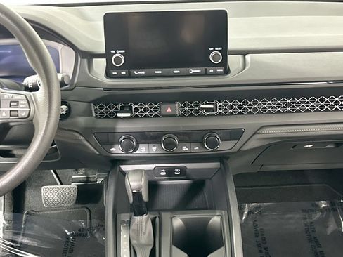 Used 2024 Honda Accord EX image 18