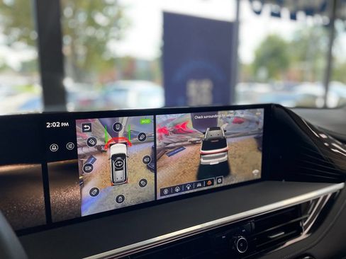 Used 2025 INFINITI QX80 Sensory AWD/4WD image 46
