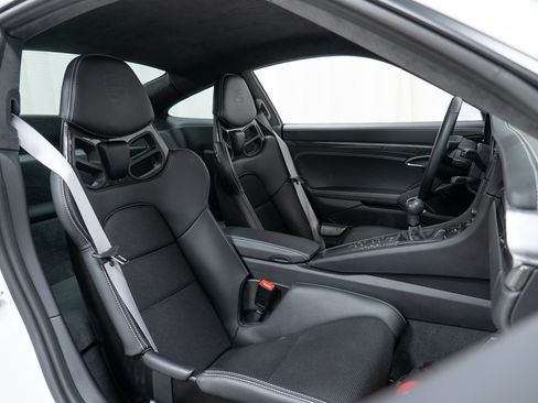 Certified 2018 Porsche 911 GT3 RWD image 37