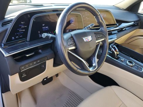 Used 2022 Cadillac Escalade Premium Luxury image 9