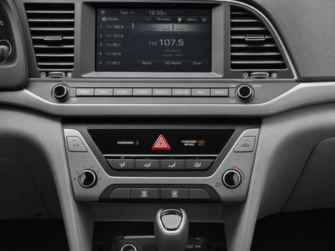 Used 2018 Hyundai Elantra SEL FWD image 14