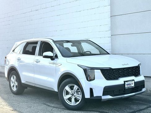 New 2026 Kia Sorento LX FWD image 2