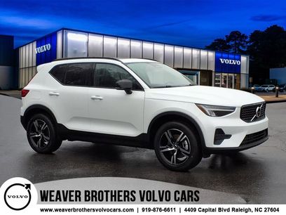 New 2026 Volvo XC40 B5 Core w/ Climate Package