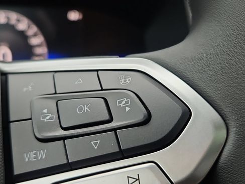 New 2025 Volkswagen Taos SE AWD/4WD image 12