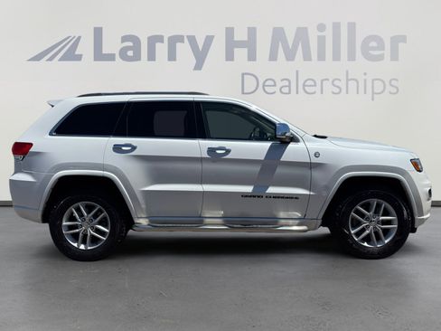 Used 2018 Jeep Grand Cherokee Overland AWD/4WD image 6