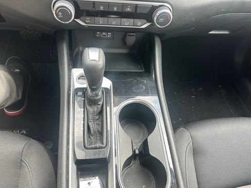 Used 2024 Nissan Altima 2.5 SV FWD image 15