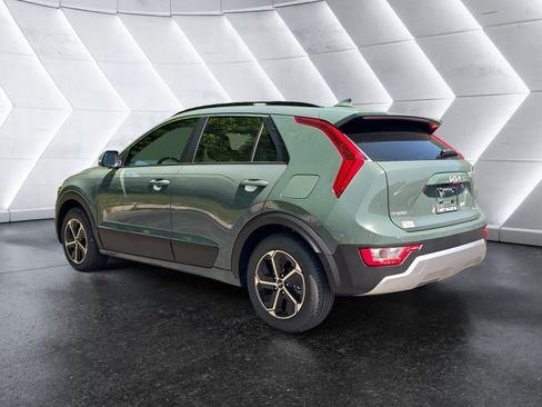 New 2026 Kia Niro EX FWD image 3