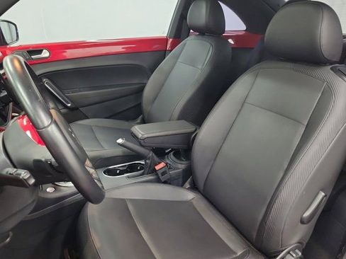 Used 2014 Volkswagen Beetle TDI image 19