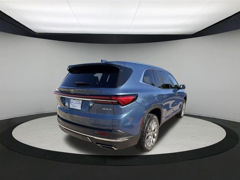 Used 2025 Buick Enclave Preferred FWD image 5
