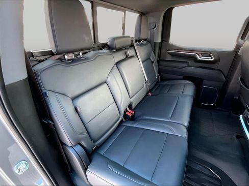 Used 2023 GMC Sierra 1500 SLT w/ SLT Premium Package AWD/4WD image 19