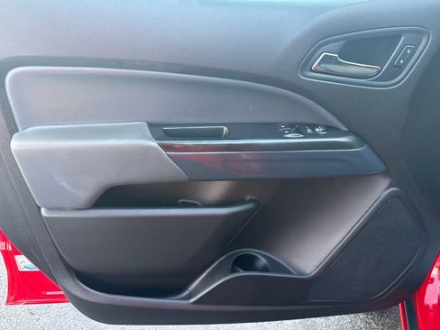 Used 2016 Chevrolet Colorado Z71 AWD/4WD image 12