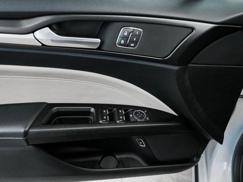 Used 2018 Ford Fusion Energi Titanium image 12