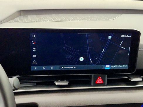 Used 2025 Kia Carnival EX FWD image 18