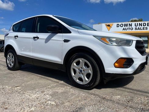 Used 2017 Ford Escape S image 3