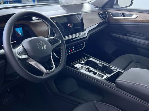 New 2026 Volkswagen Atlas SE image 30