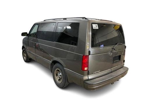 Used 1999 Chevrolet Astro AWD image 3