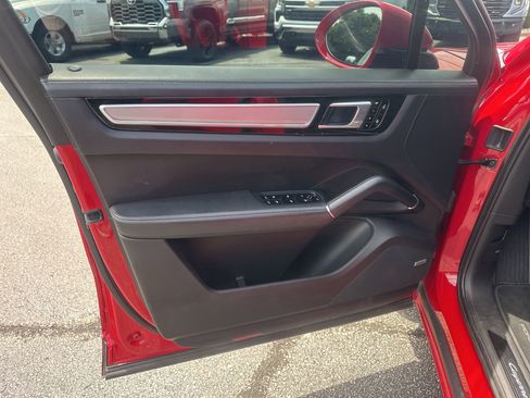 Used 2021 Porsche Cayenne GTS AWD/4WD image 30