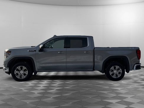 Used 2025 GMC Sierra 1500 SLT image 4