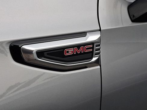 Used 2025 GMC Yukon XL Denali AWD/4WD image 10
