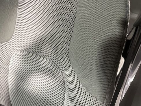 Used 2019 Nissan Frontier SV image 19