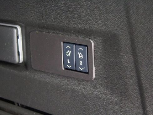 Used 2025 GMC Yukon Denali Ultimate image 25