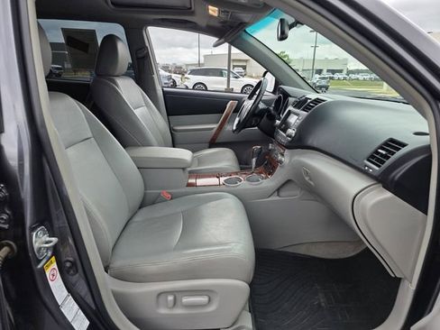 Used 2010 Toyota Highlander Limited AWD/4WD image 26