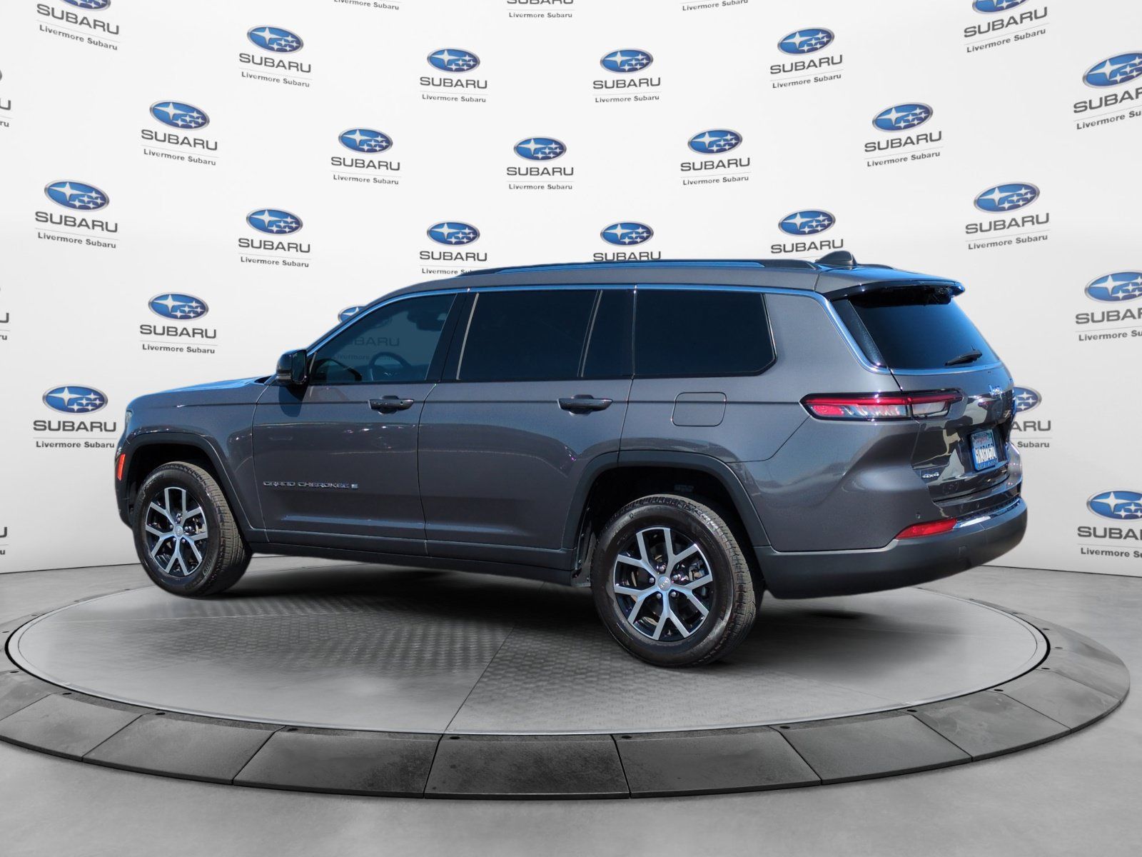Used 2023 Jeep Grand Cherokee L Limited w/ Luxury Tech Group II AWD/4WD image 4