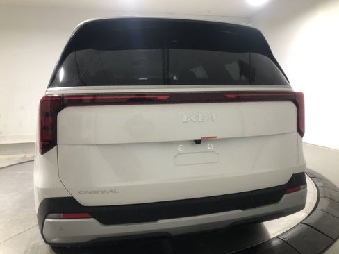 New 2026 Kia Carnival EX image 6