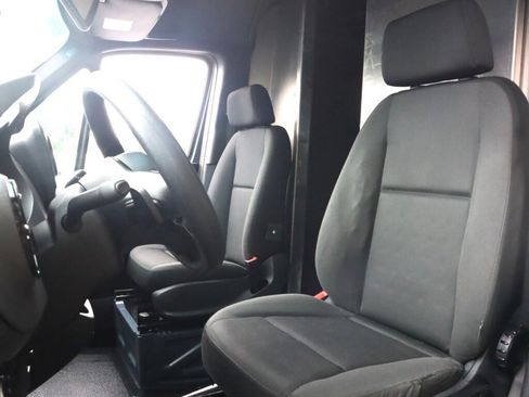 Used 2019 Mercedes-Benz Sprinter 144 image 19
