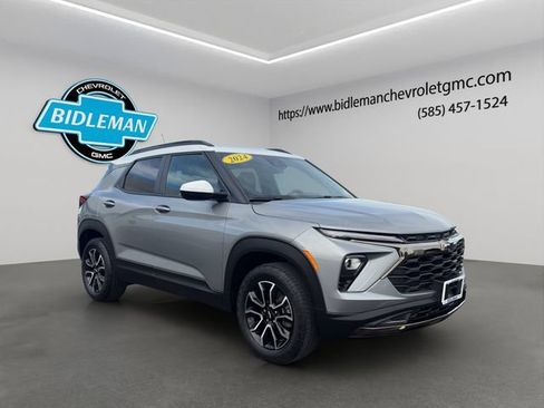 Used 2024 Chevrolet TrailBlazer ACTIV w/ Driver Confidence Package AWD/4WD image 1