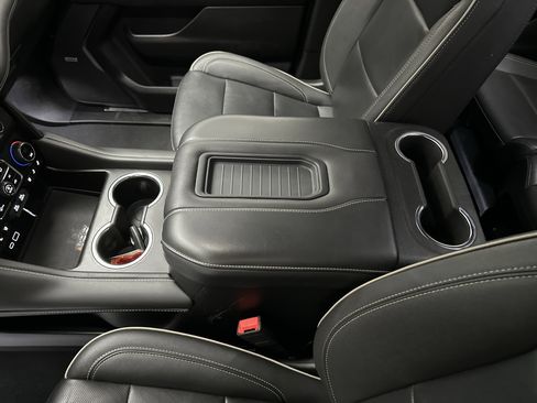 Used 2024 Chevrolet Suburban Premier image 46