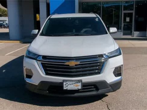 Certified 2022 Chevrolet Traverse LT image 3