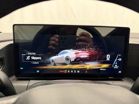 Used 2025 Ford Mustang GT RWD image 21