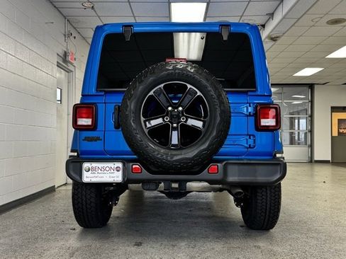 Used 2022 Jeep Wrangler Unlimited Sahara image 4