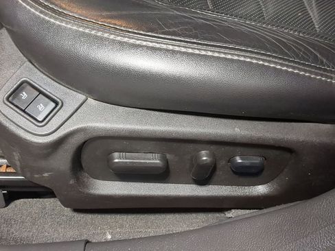 Used 2018 Ford Taurus SHO image 25