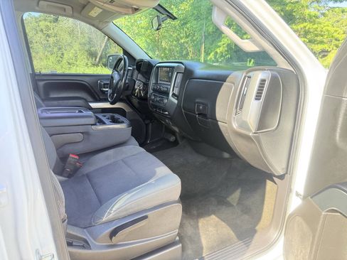 Used 2017 Chevrolet Silverado 1500 LT w/ LT Convenience Package AWD/4WD image 23
